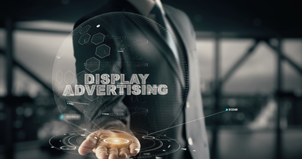 Močne blagovne znamke v poplavi medijskih vsebin izstopajo s prikaznim oglaševanjem - iPROM - Mnenja strokovnjakov - Andrej Ivanec
